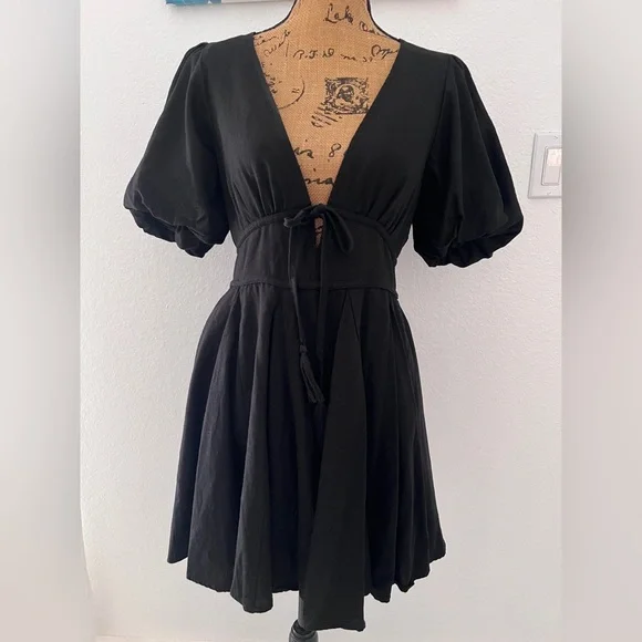 House of Harlow 1960 Black Zippered Puff Sleeves Dress - Picture 1 of 4